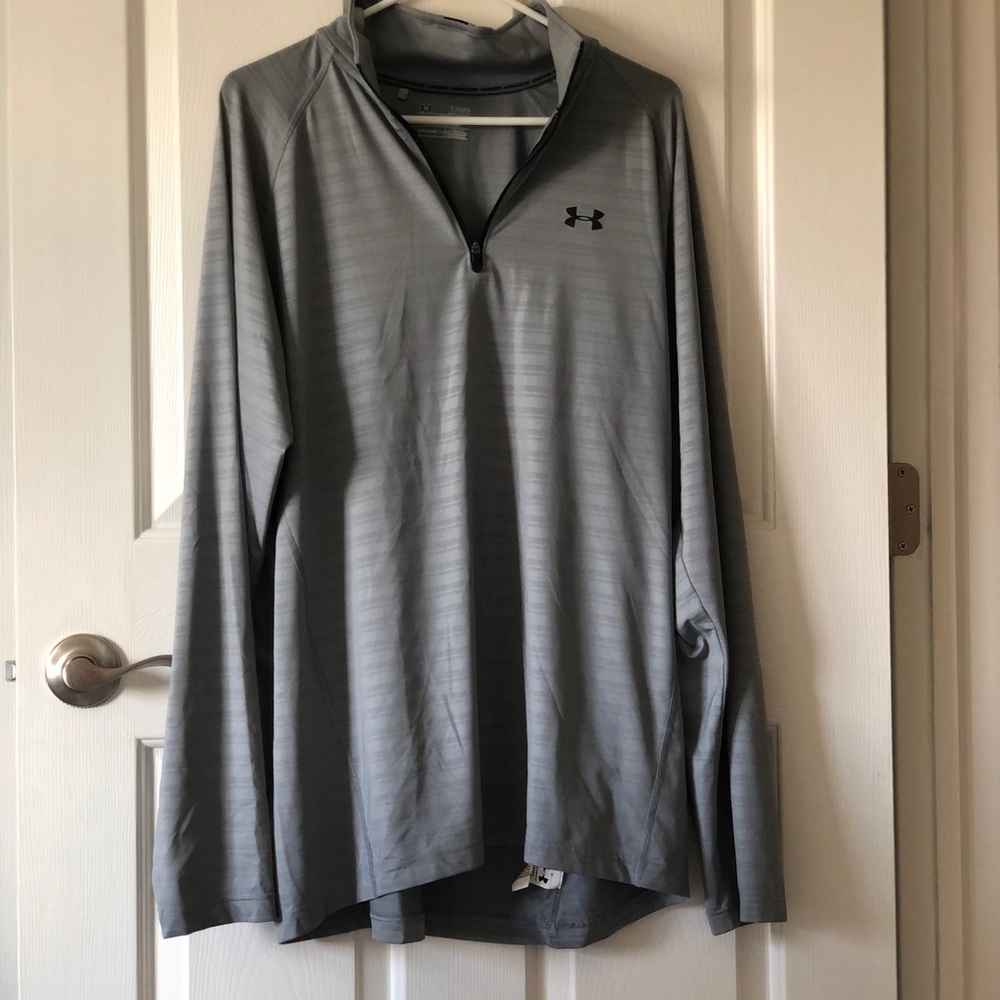 Men’s gray 1/4 zip Under Armour shirt